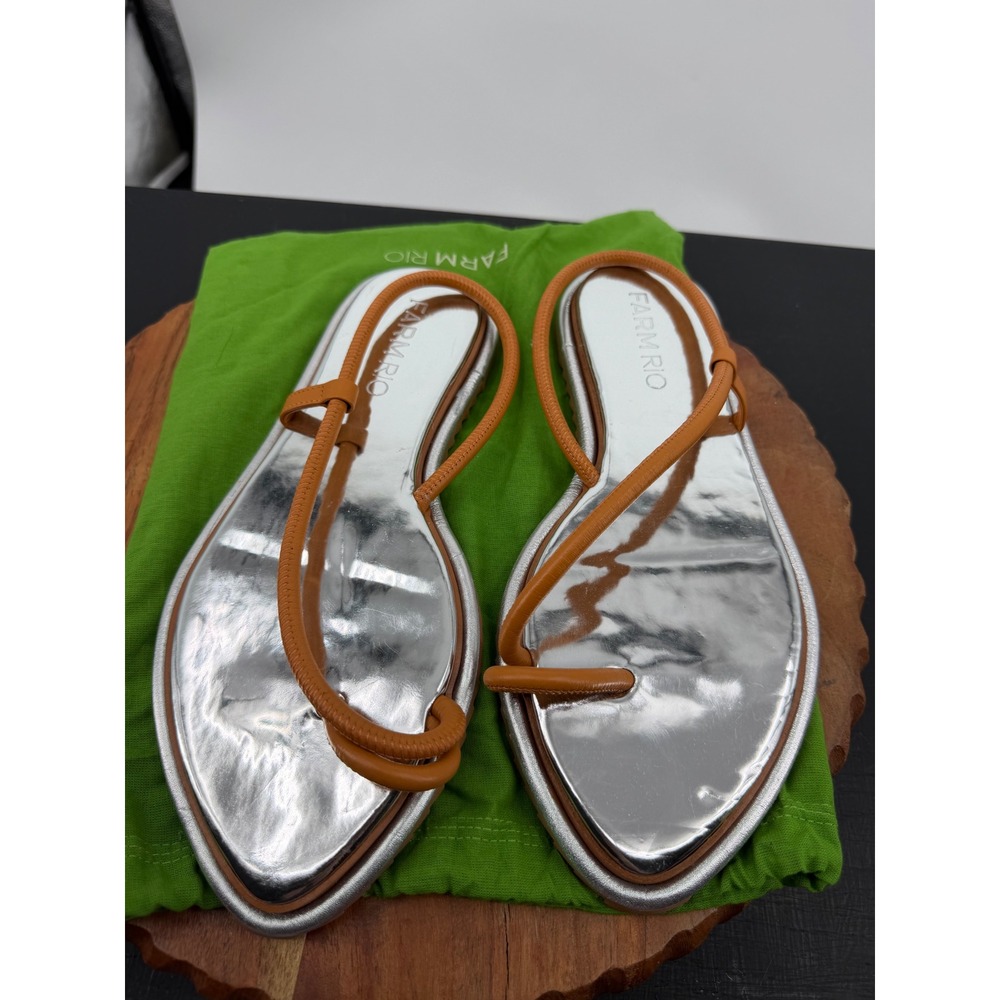 Farm Rio Silver Toe String Sandals Women 9 Silver Tan Metallic Flat Ripple Sole - Picture 2 of 7